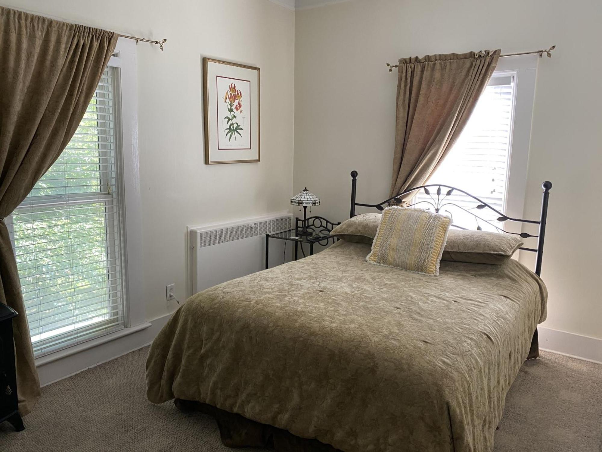 Monroe Manor Couette-café 3*