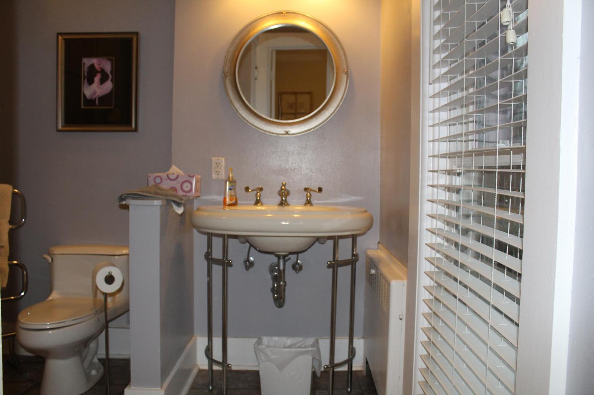 Couette-café Monroe Manor 3*